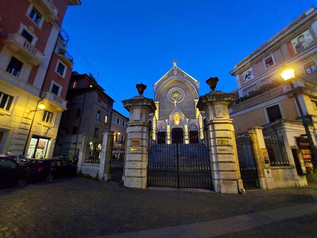 Free Breakfast- Cozy Steps From The Colosseo Apartment